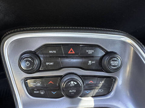 2019 Dodge Challenger SXT