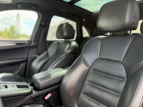 2015 Porsche Macan S