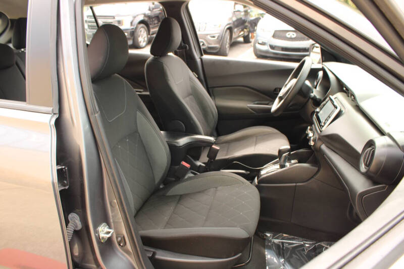 2020 Nissan Kicks S