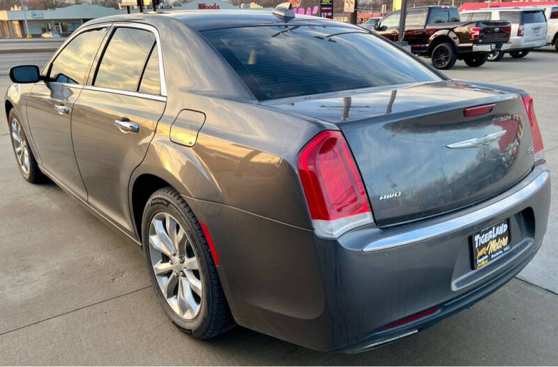 2016 Chrysler 300 C