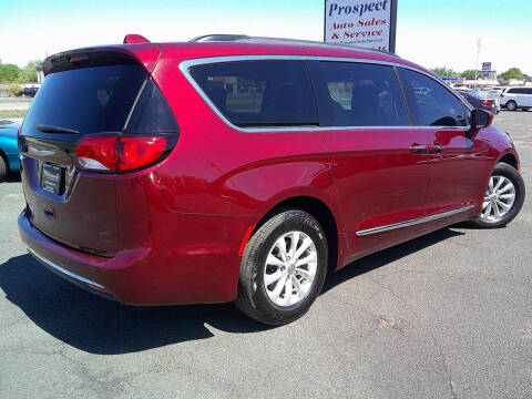 2017 Chrysler Pacifica Touring-L