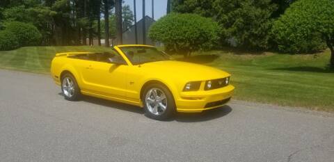 2006 Ford Mustang for sale at Classic Motor Sports in Merrimack NH