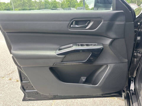 2024 Nissan Pathfinder S