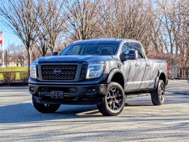 2016 Nissan Titan XD SL's photo