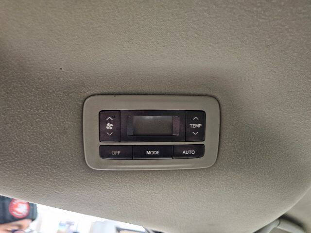 2014 Toyota Sienna LE 8-Passenger