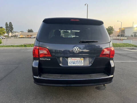 2009 Volkswagen Routan SE