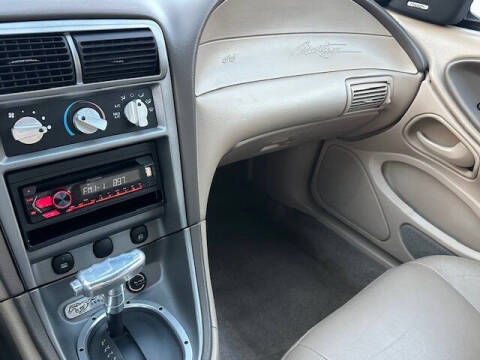 2004 Ford Mustang GT Deluxe