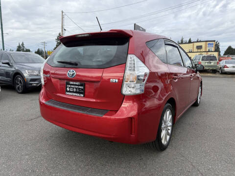 2013 Toyota Prius v Five