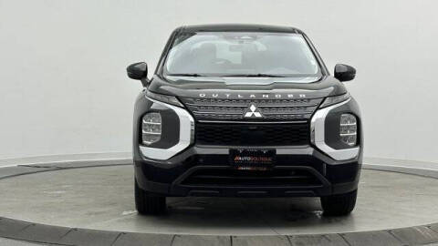 2024 Mitsubishi Outlander ES