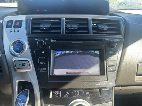 2013 Toyota Prius v Five