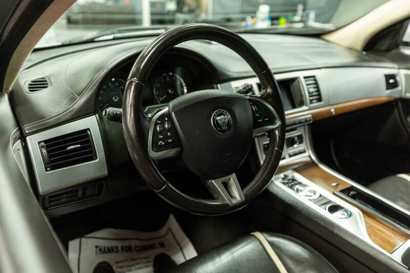 2015 Jaguar XF 3.0 Sport