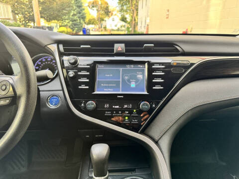 2020 Toyota Camry Hybrid LE