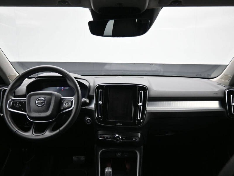 2021 Volvo XC40 T5 Momentum