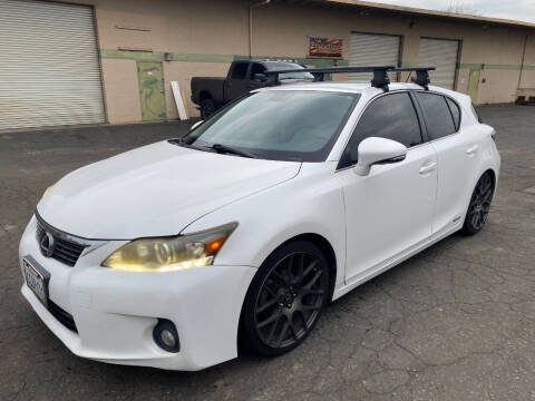 2012 Lexus CT 200h for sale at Davis Autotrader LLC in Clovis CA