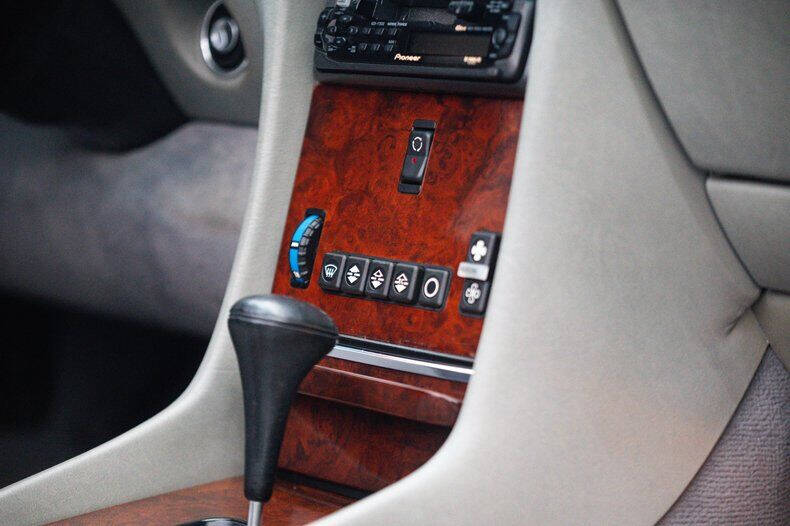 1986 Mercedes-Benz 560-Class 560 SL