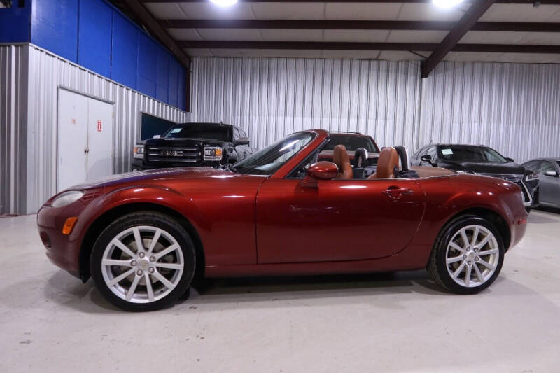 2006 Mazda MX-5 Miata for sale at SOUTHWEST AUTO CENTER INC in Houston TX