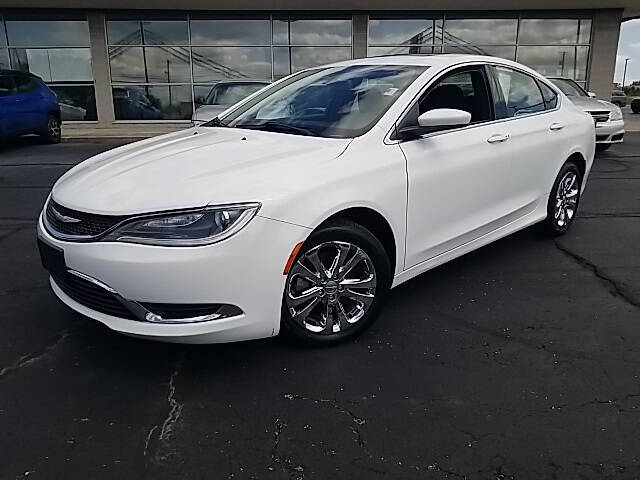 Used 2015 Chrysler 200 Limited with VIN 1C3CCCAB5FN568556 for sale in Bellefontaine, OH