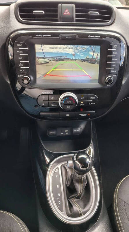 2015 Kia Soul +