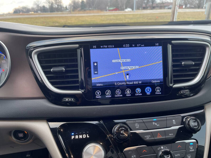 2017 Chrysler Pacifica Touring-L