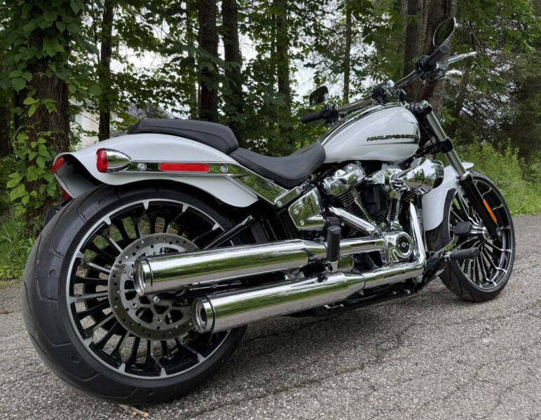 2024 Harley-Davidson FXBR - Breakout