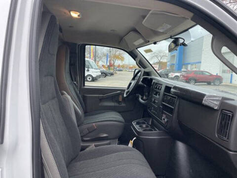 2025 Chevrolet Express 2500