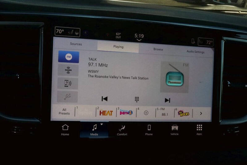 2026 Chrysler Voyager LX