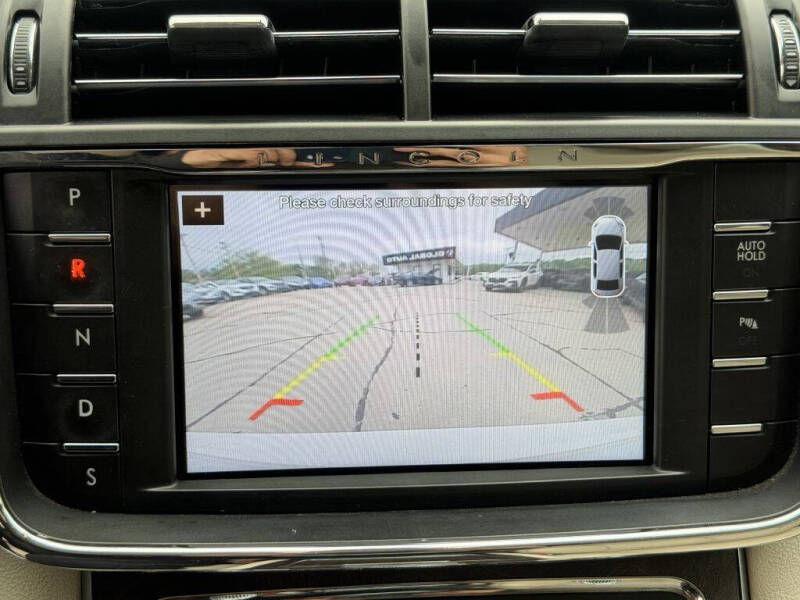 2017 Lincoln Continental Select
