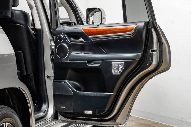 2019 Lexus LX 570 Three-Row
