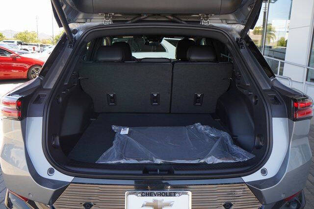 2025 Chevrolet Equinox EV LT 2