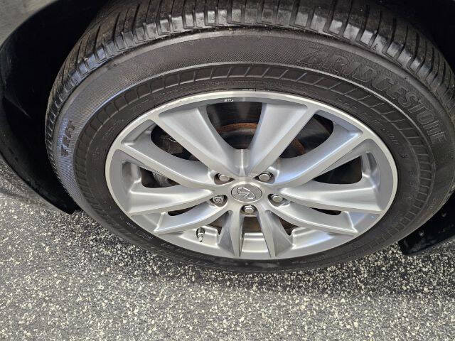 2015 Infiniti Q50 Premium