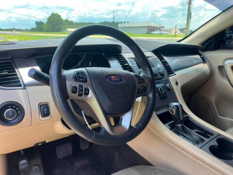 2018 Ford Taurus SEL
