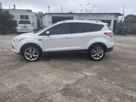 2015 Ford Escape for sale at AMERICAN AUTO COMPANY in Beaumont TX