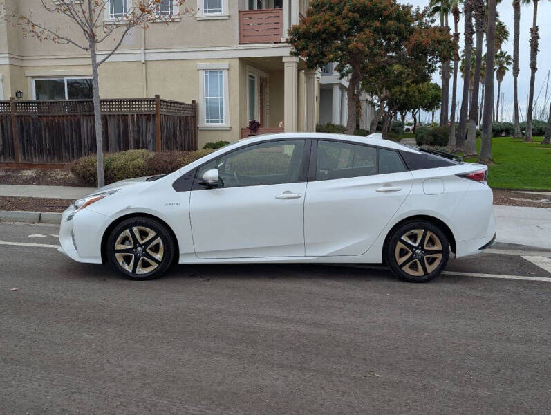 2016 Toyota Prius Three Touring