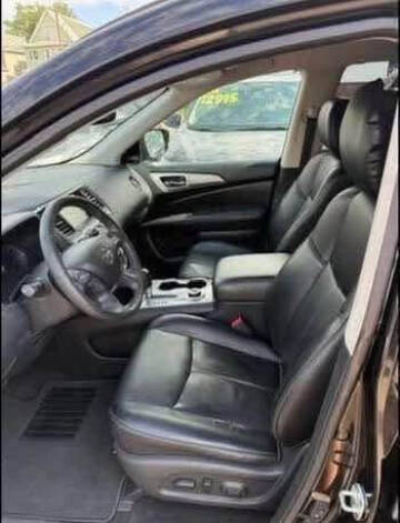 2017 Nissan Pathfinder SL