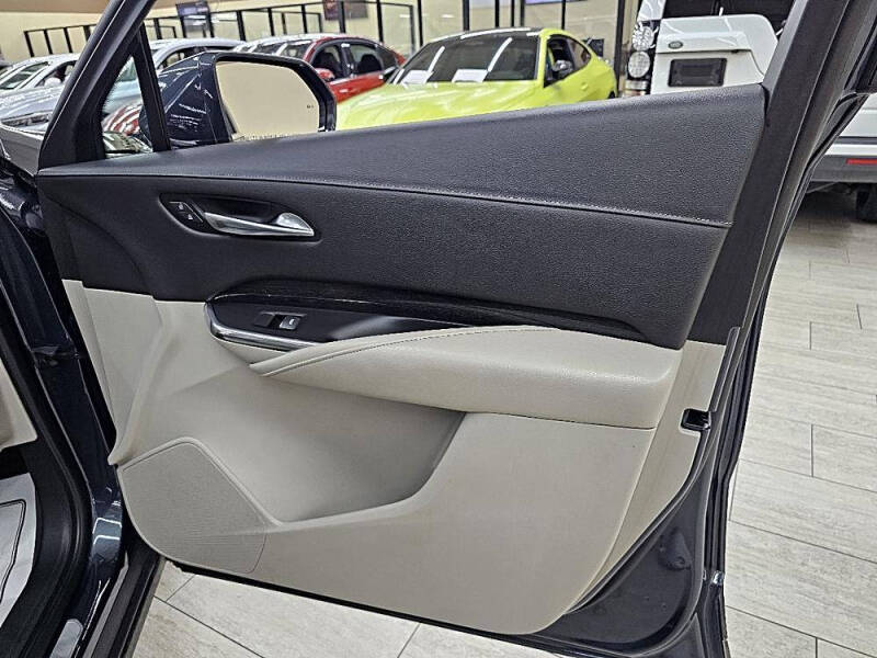 2019 Cadillac XT4 Premium Luxury