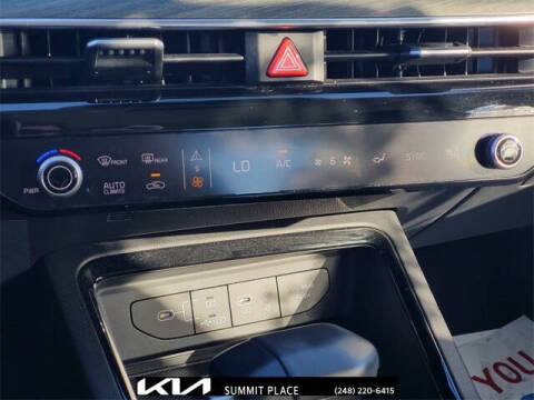 2025 Kia K5 EX