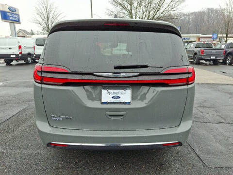 2023 Chrysler Pacifica Touring L