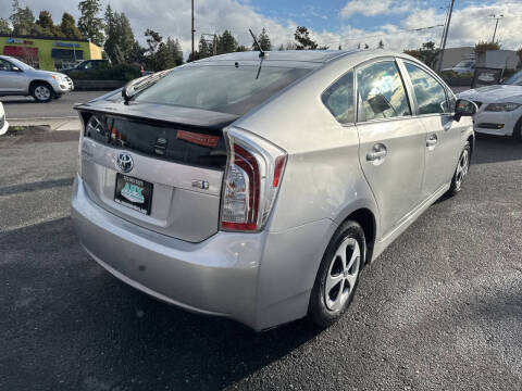2013 Toyota Prius Two