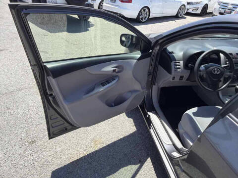 2011 Toyota Corolla LE