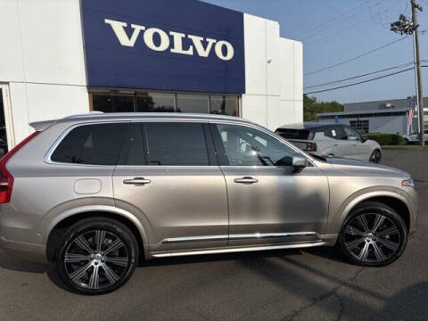2024 Volvo XC90 Recharge T8 Ultimate Bright Theme 7P
