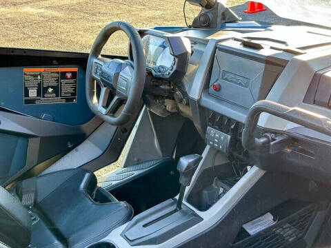 2022 Polaris Razor