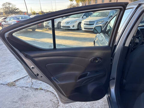 2012 Nissan Versa 1.6 SV