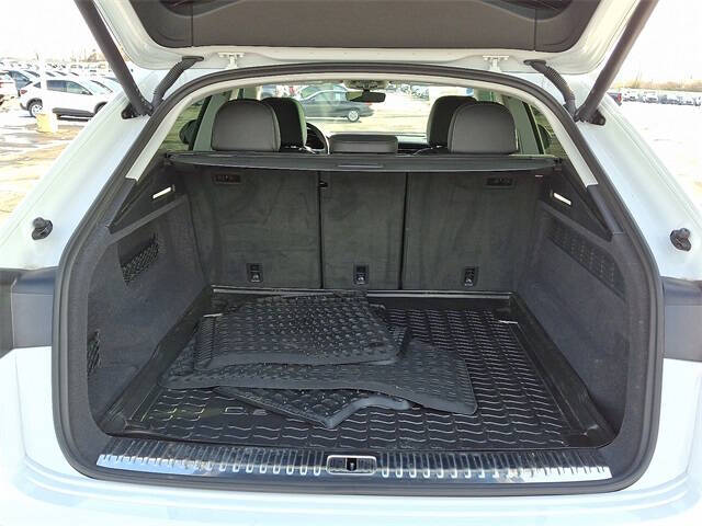 2023 Audi Q8 quattro Premium Plus 55 TFSI