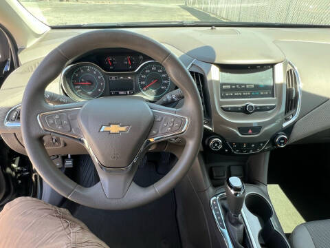 2017 Chevrolet Cruze LT Auto