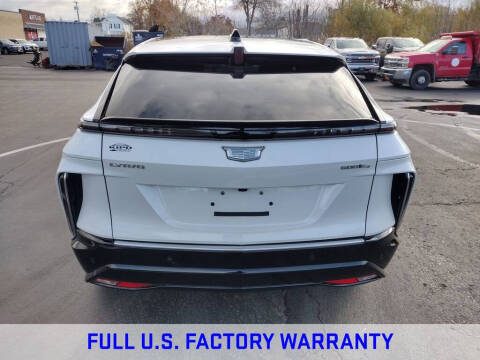 2025 Cadillac LYRIQ Luxury 3