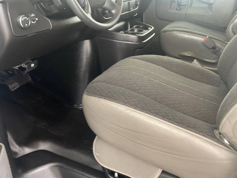 2024 GMC Savana 2500