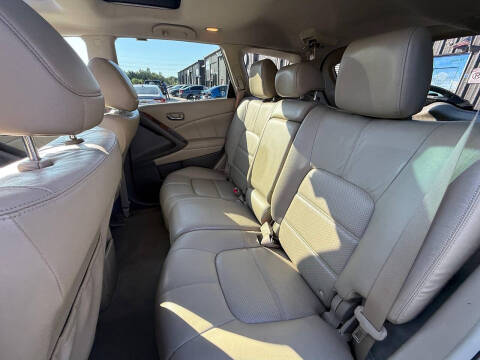 2011 Nissan Murano LE