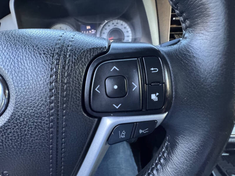 2019 Toyota Sienna SE 8-Passenger