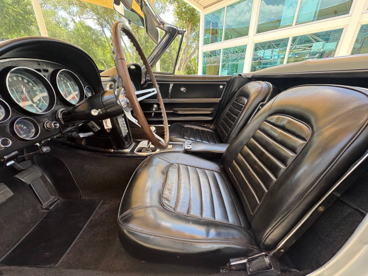 1966 Chevrolet Corvette 29