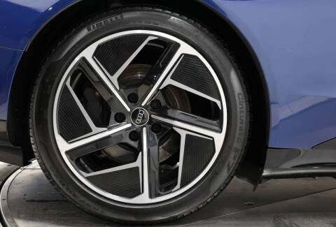 2024 Audi e-tron GT quattro Premium Plus